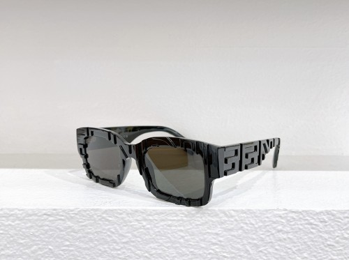 Fendi - Ochelari de soare - FE40104I - 01C - 50